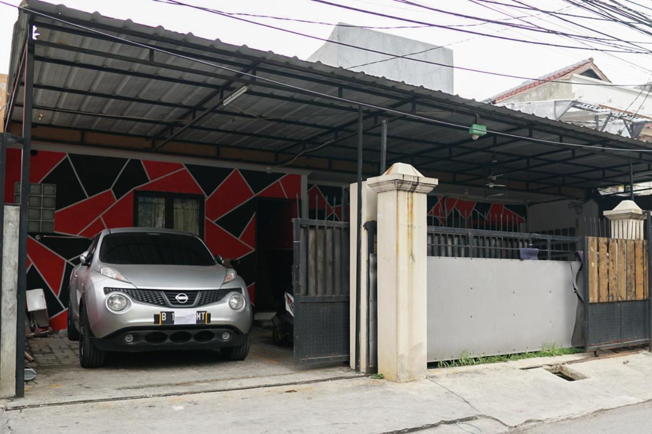 Cosmo Tanjung Duren Mitra Reddoorz Джакарта Екстериор снимка
