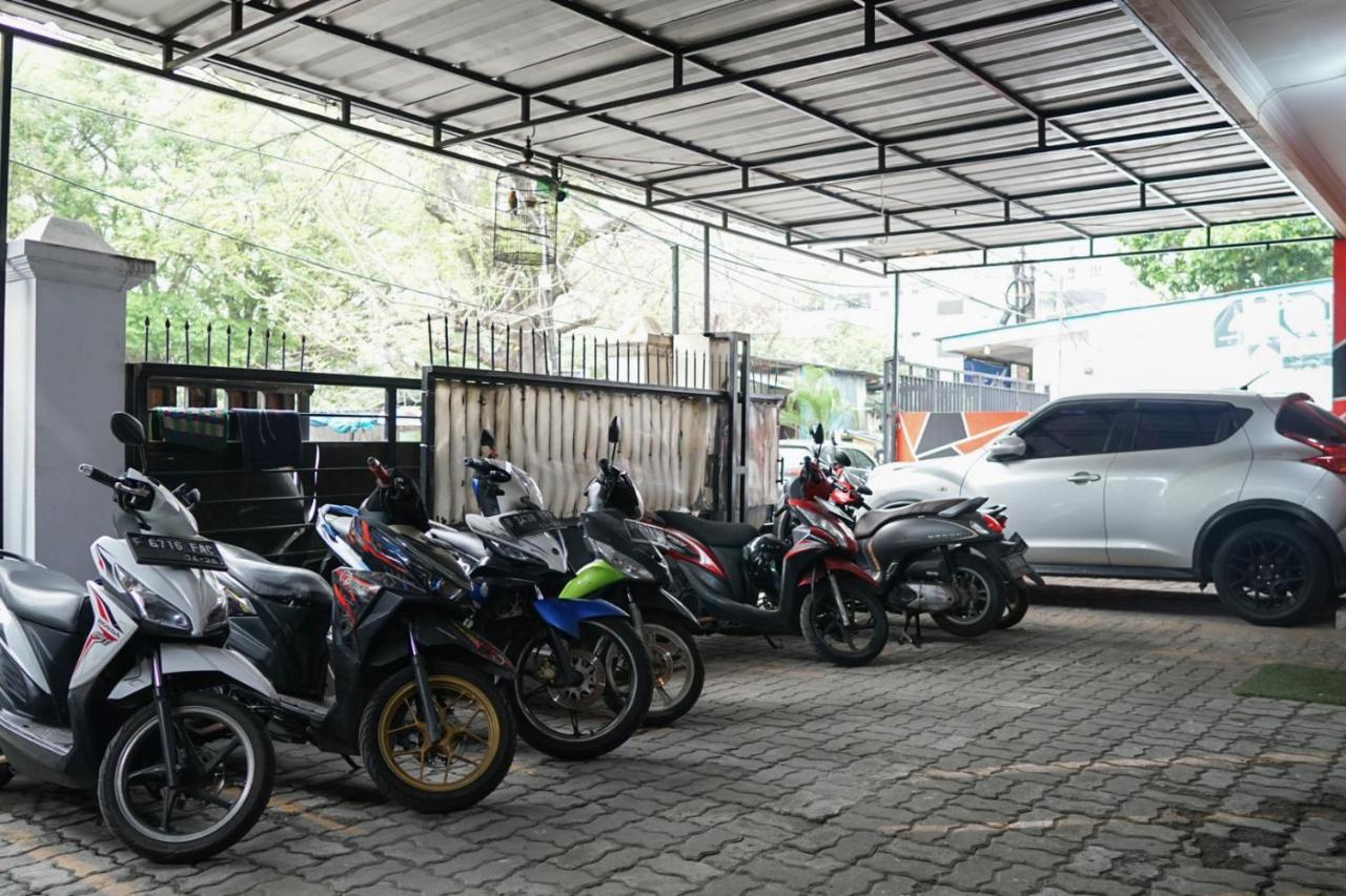 Cosmo Tanjung Duren Mitra Reddoorz Джакарта Екстериор снимка