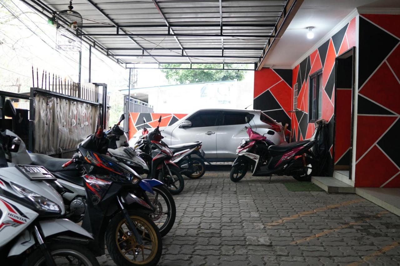 Cosmo Tanjung Duren Mitra Reddoorz Джакарта Екстериор снимка